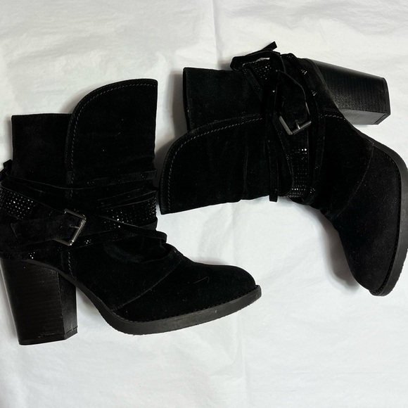 Lane Bryant black heeled boots zip up side size 10 wide. - Picture 2 of 7